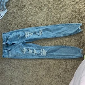 american eagle high waisted light wash jeans